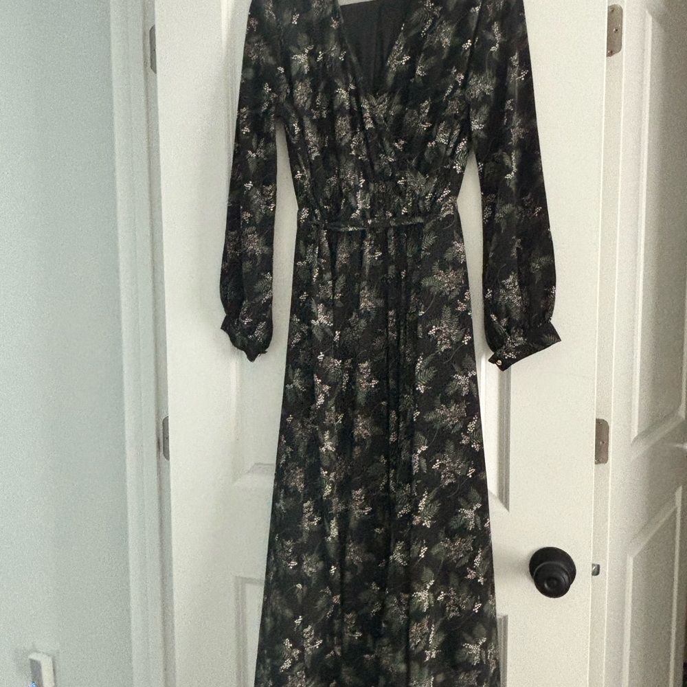 Ivy City Co Black Floral Long Sleeve Dress